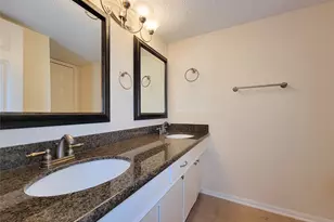6443 Bayou Glen Rd, Houston, TX 77057 - Photo 14