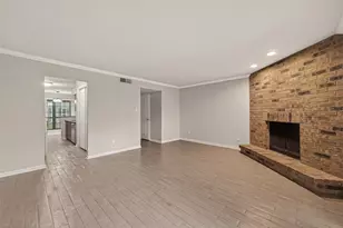 6631 Wanda Ln, Houston, TX 77074 - Photo 10