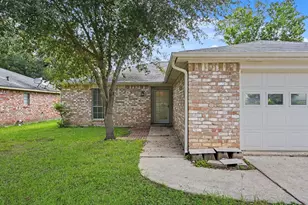 1409 S 3rd St, Conroe, TX 77301 - Photo 2