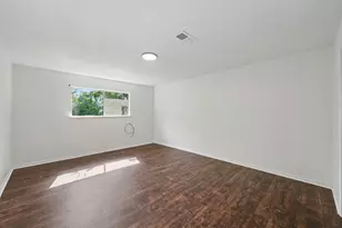 1409 S 3rd St, Conroe, TX 77301 - Photo 12