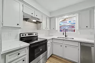 1409 S 3rd St, Conroe, TX 77301 - Photo 10