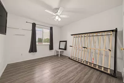 6922 Leaders Crossing Drive, Houston, TX 77072 - Photo 32