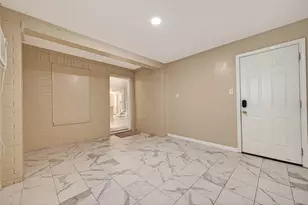 6922 Leaders Crossing Dr, Houston, TX 77072 - Photo 22