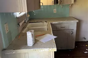 5325 Longmeadow St, Houston, TX 77033 - Photo 14