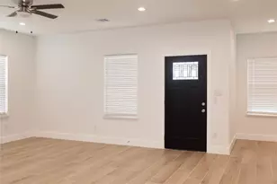 1300 Edison Ave, Baytown, TX 77520 - Photo 6