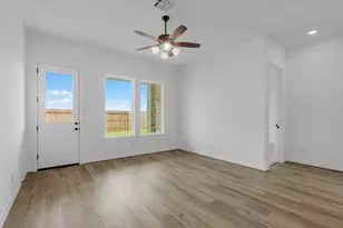 30922 Newcomb Lndg Ln, Waller, TX 77484 - Photo 8