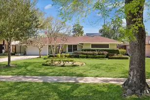 8611 Ferris Dr, Houston, TX 77096 - Photo 2
