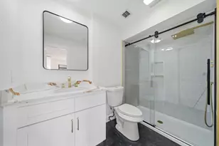 18646 Martinique Dr, Houston, TX 77058 - Photo 36