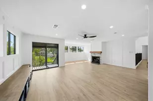 18646 Martinique Dr, Houston, TX 77058 - Photo 12