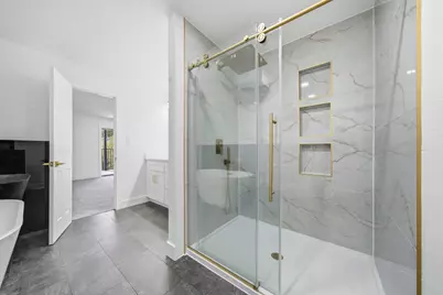 18646 Martinique Drive, Houston, TX 77058 - Photo 32