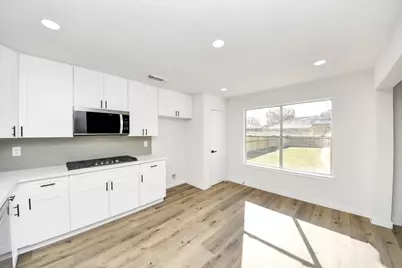 6511 Bayou Crest Drive, Houston, TX 77088 - Photo 8