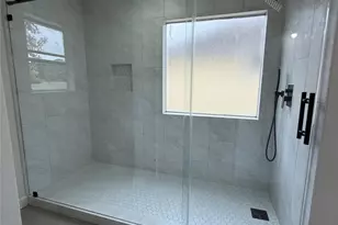 6511 Bayou Crest Dr, Houston, TX 77088 - Photo 26