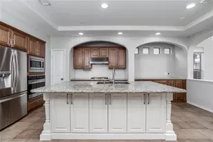 59 Douvaine Ct, The Woodlands, TX 77382 - Photo 10