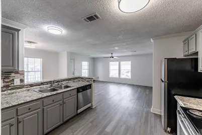147 Varsity Circle, Huntsville, TX 77340 - Photo 8