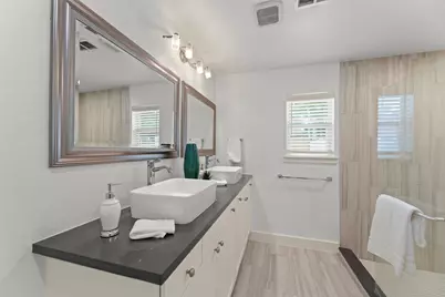 10611 Deerwood Road, Houston, TX 77042 - Photo 20