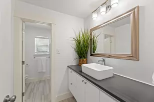 10611 Deerwood Rd, Houston, TX 77042 - Photo 10