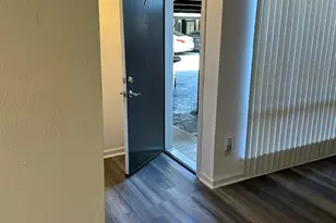 8818 Ilona Ln, Houston, TX 77025 - Photo 6