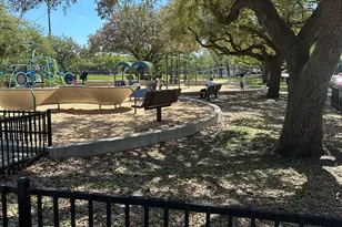 8818 Ilona Ln, Houston, TX 77025 - Photo 18