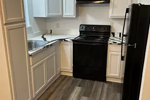 8818 Ilona Ln, Houston, TX 77025 - Photo 2