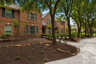 7 Umbria Ln, The Woodlands, TX 77382 - Photo 2
