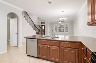 7 Umbria Ln, The Woodlands, TX 77382 - Photo 14