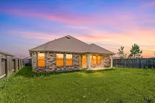 2303 Gentle Breeze Ln, Baytown, TX 77523 - Photo 2