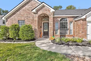 10865 Forest Creek Dr, Willis, TX 77318 - Photo 2