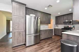 212 S Mattson St, West Columbia, TX 77486 - Photo 16