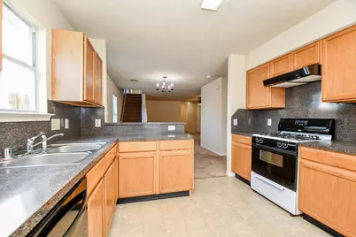 13979 Maximos Dr, Houston, TX 77083 - Photo 16