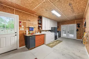 35 Bounty St, Blessing, TX 77419 - Photo 28