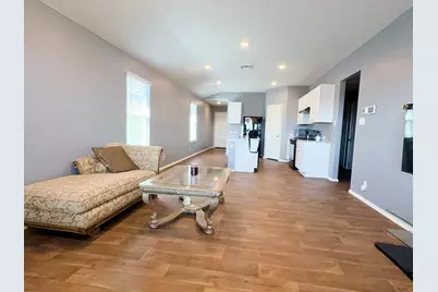 285 Middle Green Loop, Floresville, TX 78114 - Photo 6