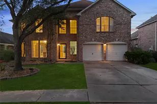 2224 Golden Sails Dr, League City, TX 77573 - Photo 2