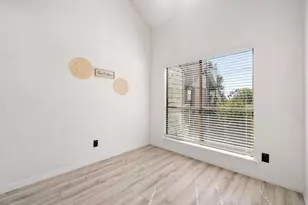 8543 Sands Point Dr Dr, Houston, TX 77036 - Photo 10