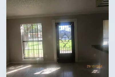 601 N 12th Street, La Porte, TX 77571 - Photo 2