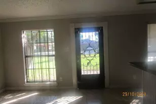 601 N 12th St, La Porte, TX 77571 - Photo 2