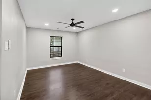 428 Van Molan St, Houston, TX 77022 - Photo 14