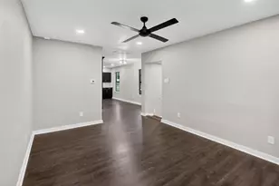 428 Van Molan St, Houston, TX 77022 - Photo 6