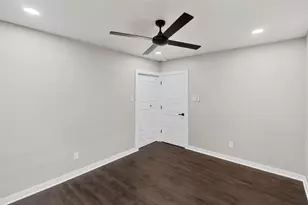 428 Van Molan St, Houston, TX 77022 - Photo 12
