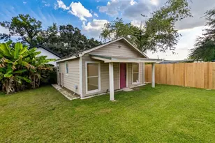 428 Van Molan St, Houston, TX 77022 - Photo 26