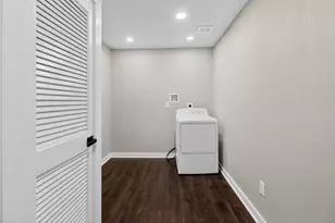 428 Van Molan St, Houston, TX 77022 - Photo 16