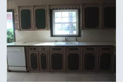 815 S College Avenue, Cleveland, TX 77327 - Photo 8