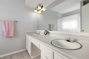 19527 Lazy Valley Dr, Katy, TX 77449 - Photo 18