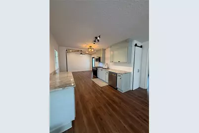 52 Periwinkle Court, Lake Jackson, TX 77566 - Photo 2