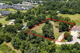 1533 S Cherry St, Tomball, TX 77375 - Photo 1