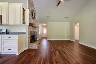 3979 County Rd 962B, Alvin, TX 77511 - Photo 10