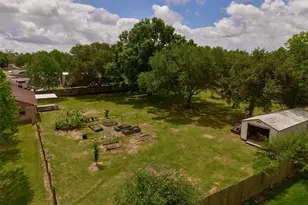 3979 County Rd 962B, Alvin, TX 77511 - Photo 34