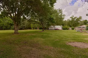 3979 County Rd 962B, Alvin, TX 77511 - Photo 42