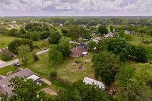3979 County Rd 962B, Alvin, TX 77511 - Photo 2