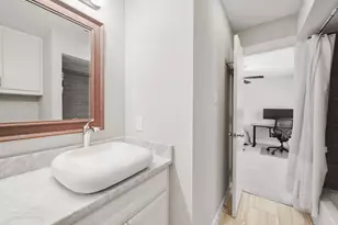526 Westcross St, Houston, TX 77018 - Photo 4