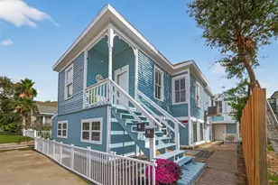 1814 33rd St, Galveston, TX 77550 - Photo 2
